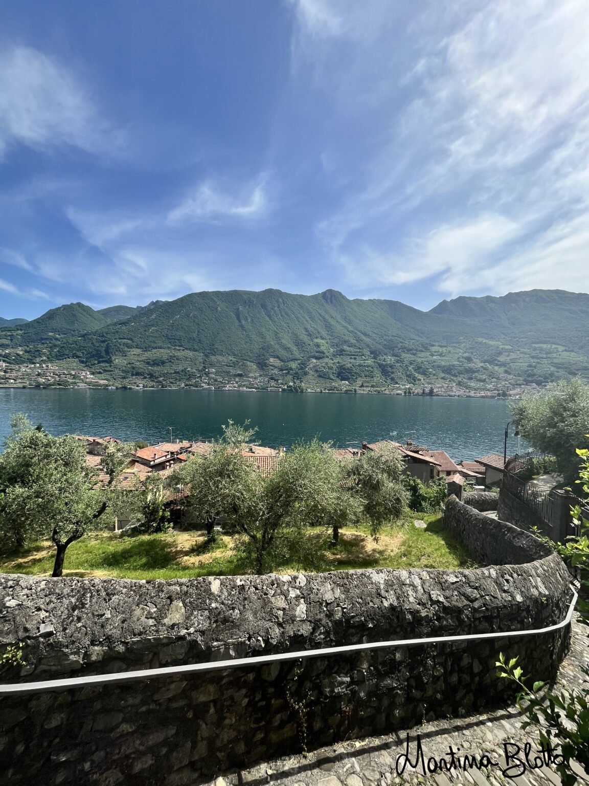 Panorama su Carzano e sponda bresciana sullo sfondo