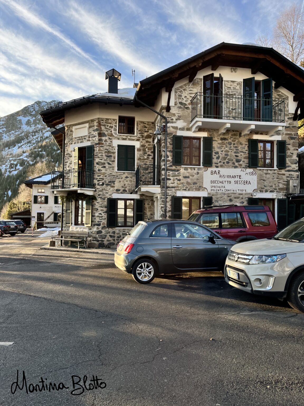 Locanda e parcheggio Bocchetto Sessera