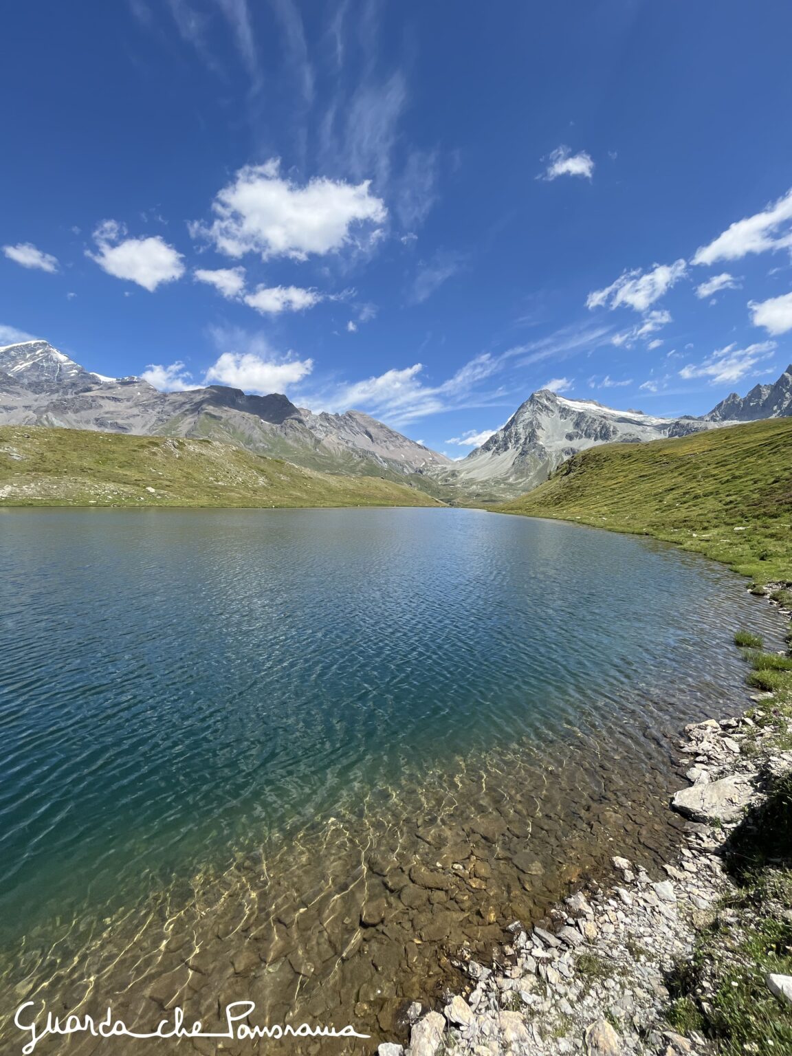 Sentiero che fa il giro del lago