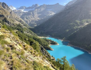 LAGO DI PLACE MOULIN E RIFUGIO PRARAYER